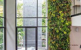 Benviar Tonson Residence